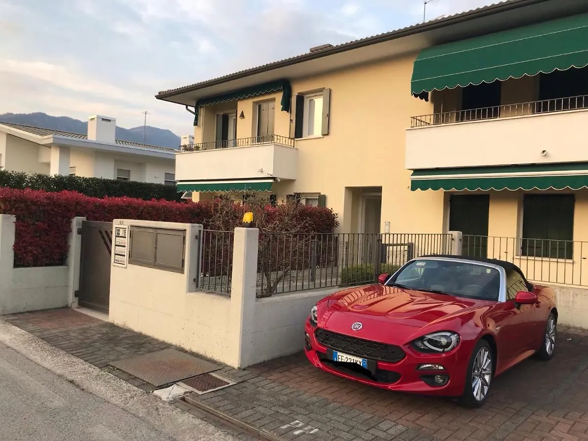 Apartment Ferienwohnung Casa Ezzelina Romano D'Ezzelino